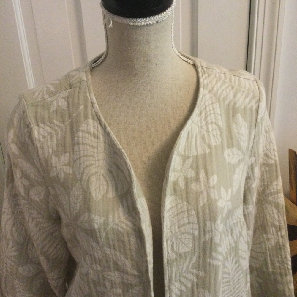 Tahari- Beautiful Long Linen Blazer with Open front. Size M - Picture 2 of 12